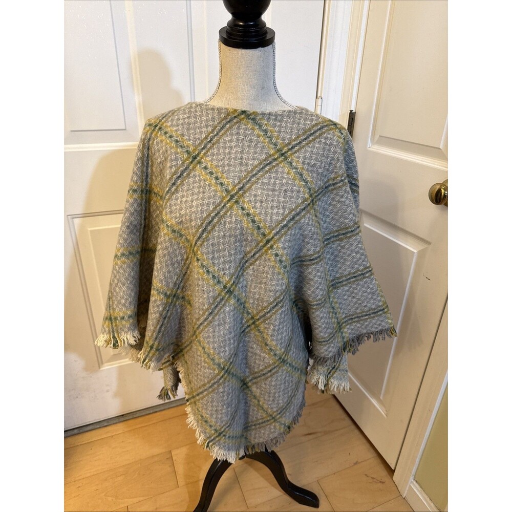 100% WOOL PONCHO The Village Wool Shop Exeter New Hampshire Green & Yellow Plaid